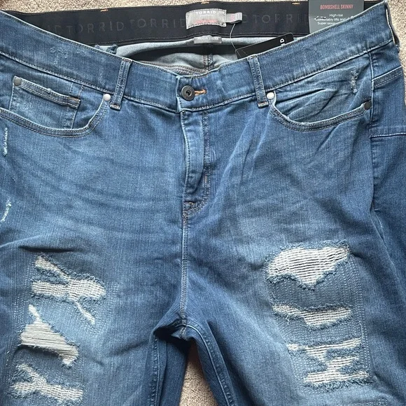 Torrid 24 T NWT Skinny Women Jeans - Picture 2 of 10